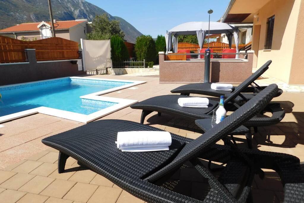 Holiday Home Jass Near Makarska Zagvozd Esterno foto