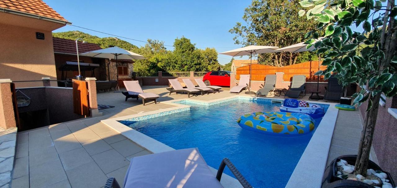 Holiday Home Jass Near Makarska Zagvozd Esterno foto