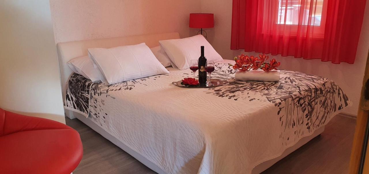 Holiday Home Jass Near Makarska Zagvozd Esterno foto